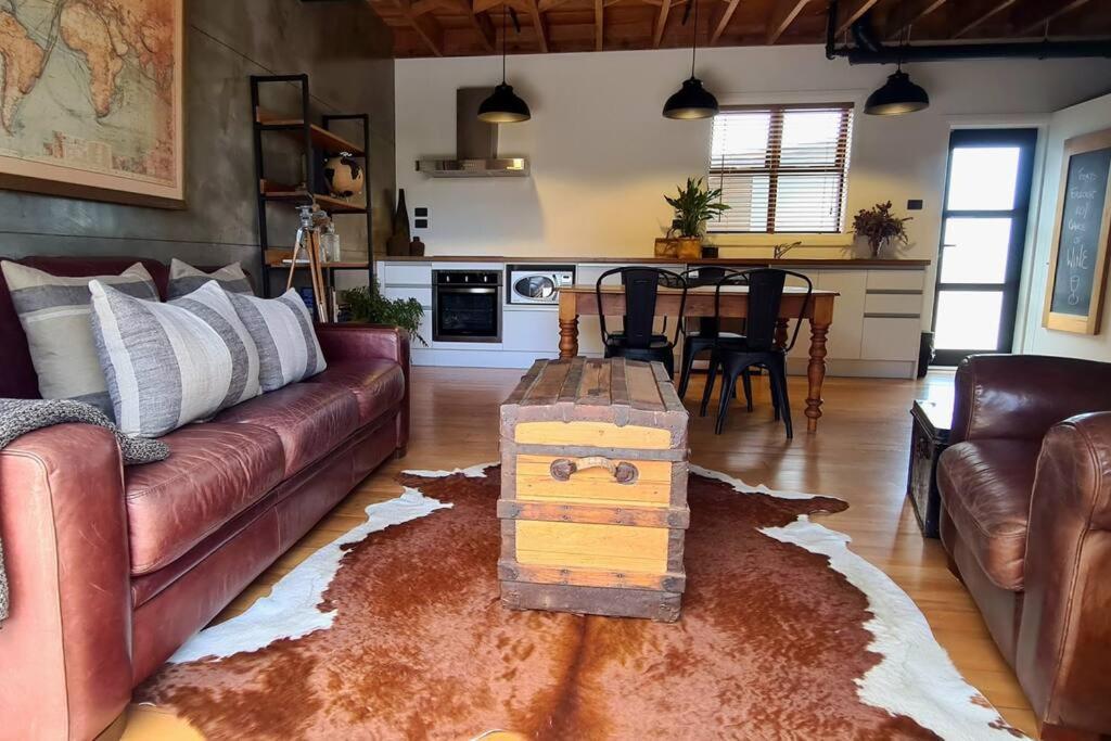 Apartment 4 - Haddin Court - Chic Ny Loft Style ブレナム エクステリア 写真