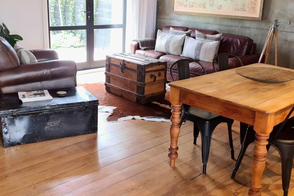Apartment 4 - Haddin Court - Chic Ny Loft Style ブレナム エクステリア 写真